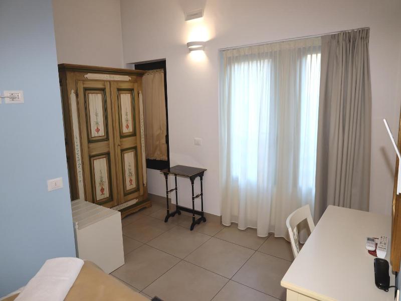Hotel Ristorante Continental image