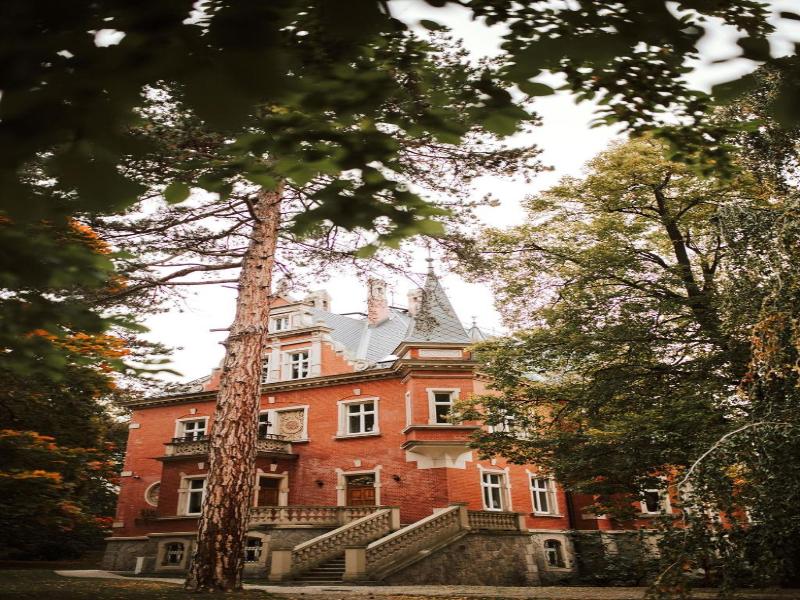 Hotel Debowy Biowellness & Spa Góry Sowie image