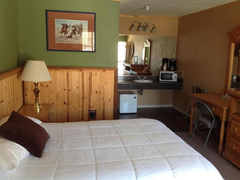 Whitney Portal Hotel And Hostel