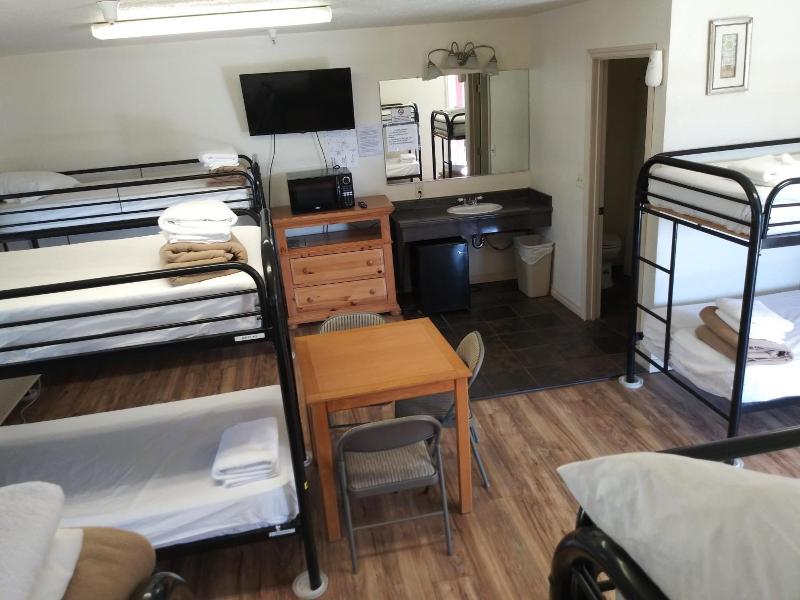 Whitney Portal Hotel And Hostel