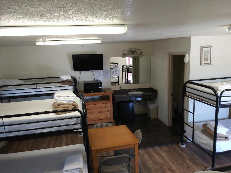 Whitney Portal Hotel And Hostel