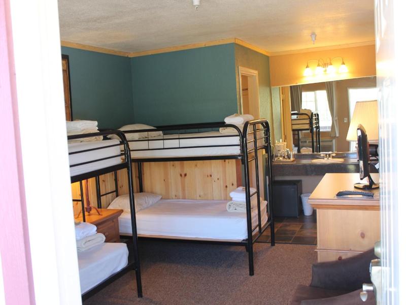 Whitney Portal Hotel And Hostel
