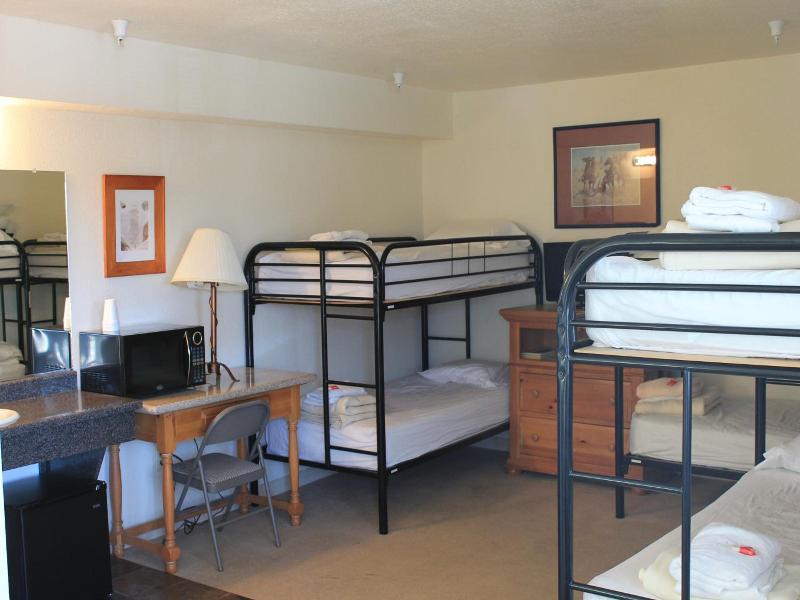 Whitney Portal Hotel And Hostel