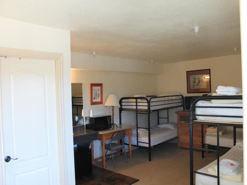 Whitney Portal Hotel And Hostel