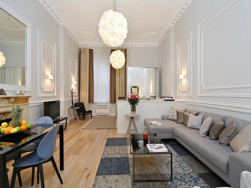 Queensgate Court Apartments image