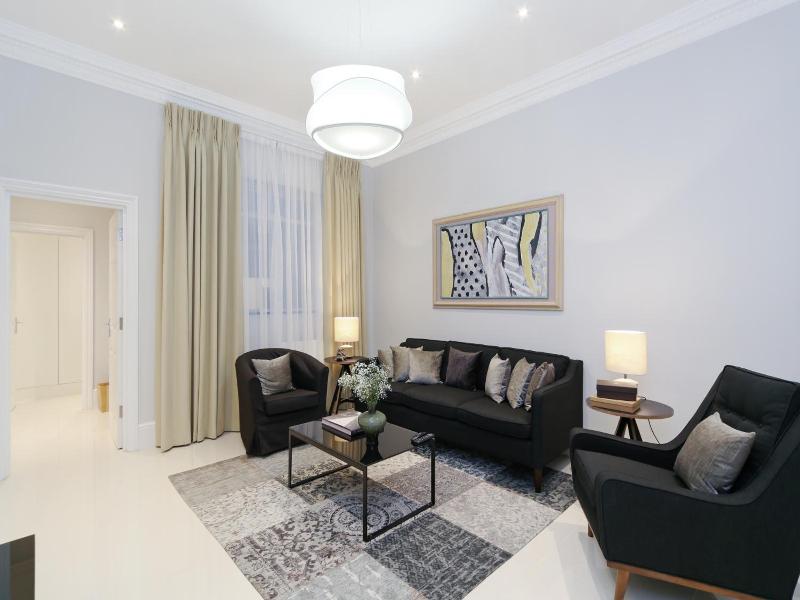 Queensgate Court Apartments image