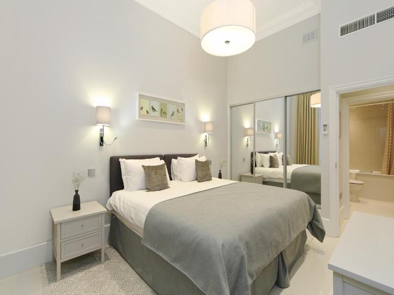 Queensgate Court Apartments image