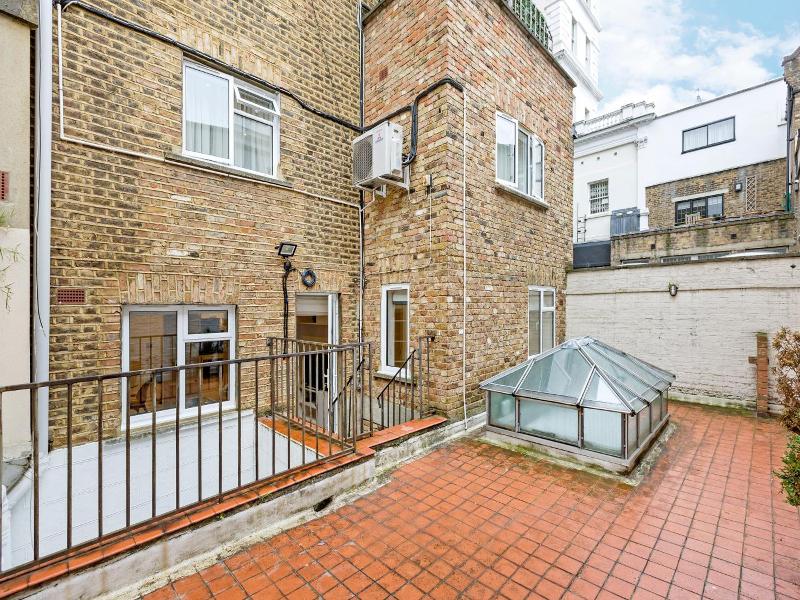 Queensgate Court Apartments image