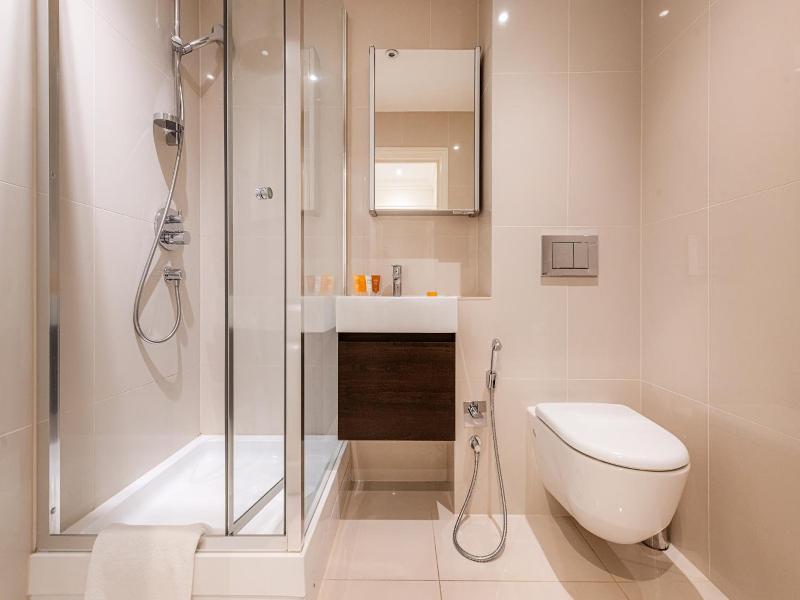 Queensgate Court Apartments image