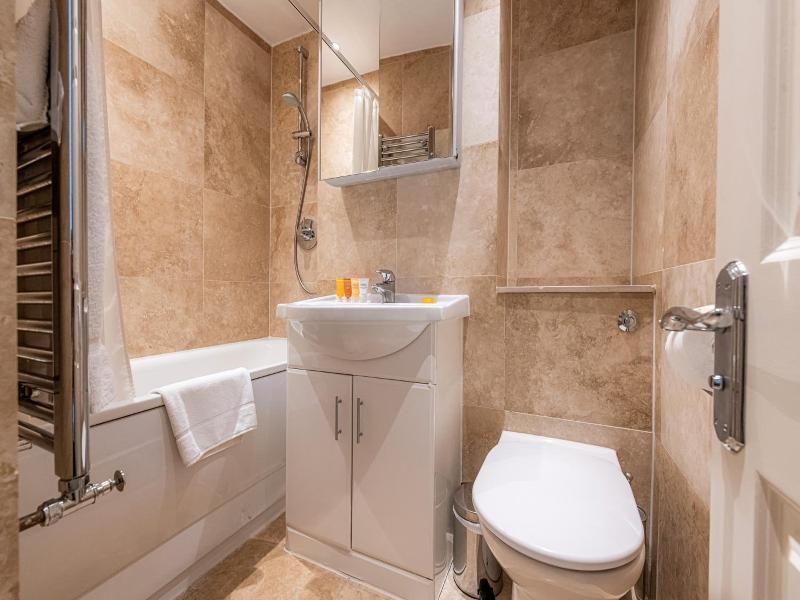 Queensgate Court Apartments image