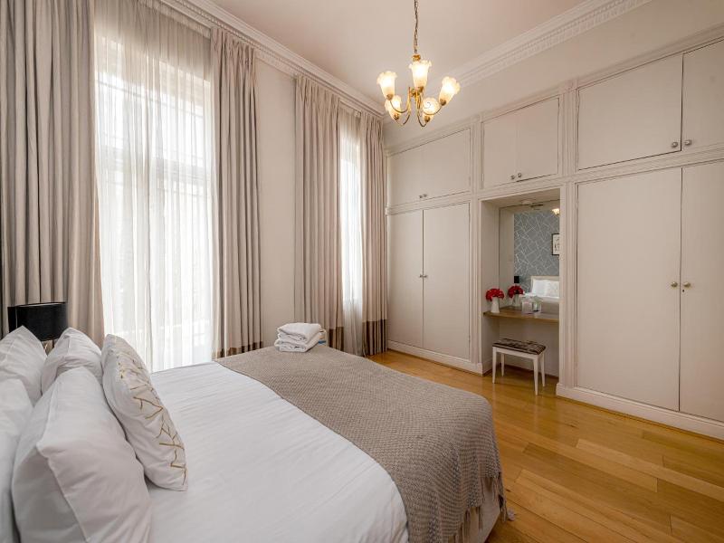 Queensgate Court Apartments image