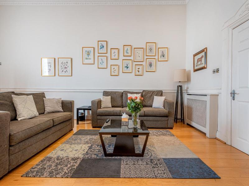 Queensgate Court Apartments image