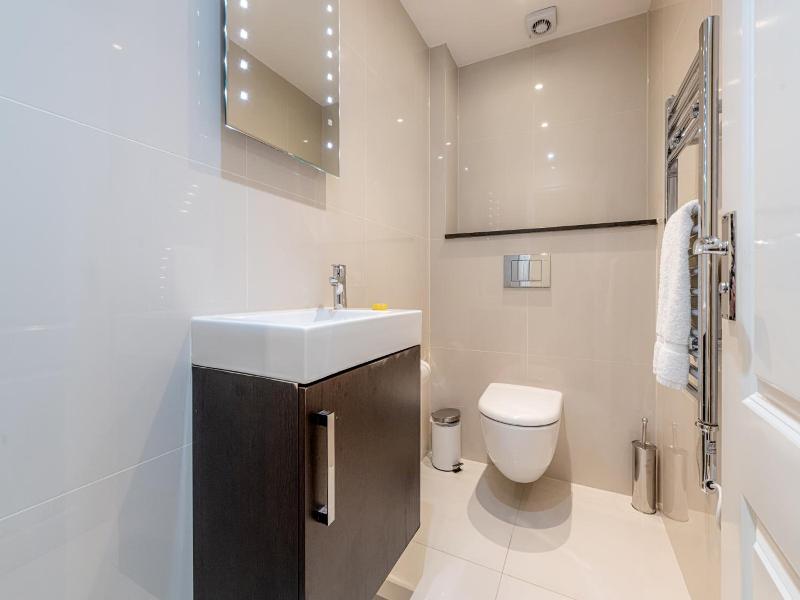 Queensgate Court Apartments image