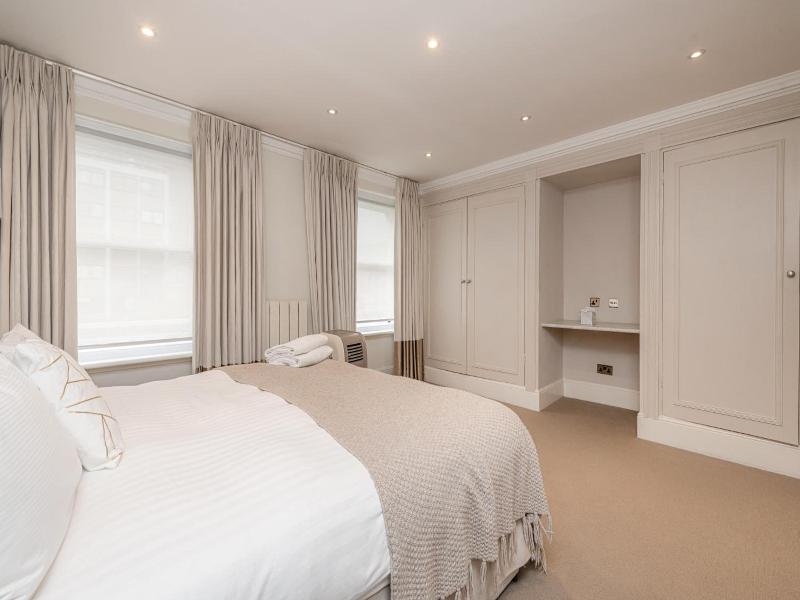 Queensgate Court Apartments image