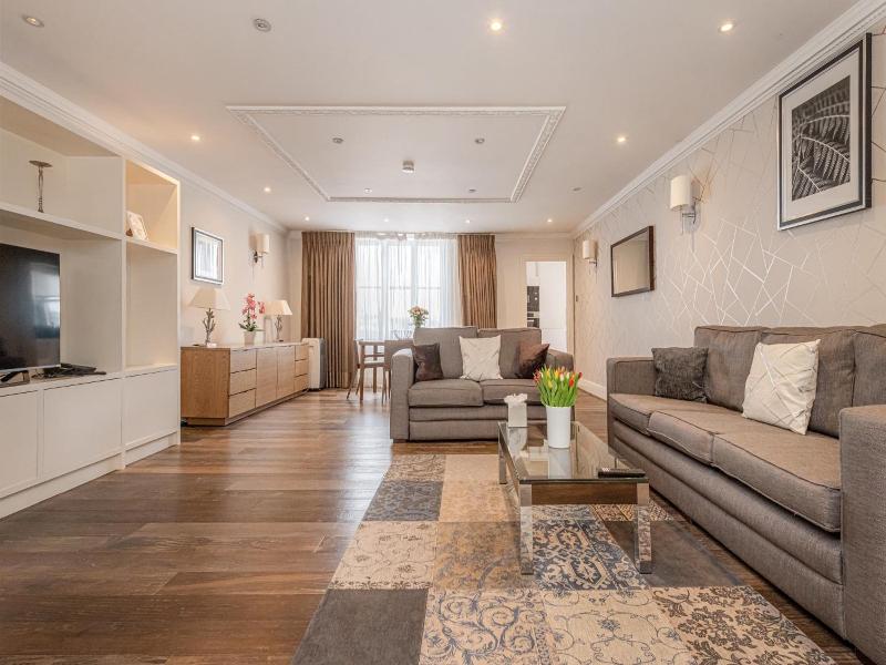 Queensgate Court Apartments image