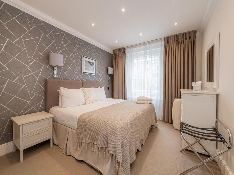 Queensgate Court Apartments image
