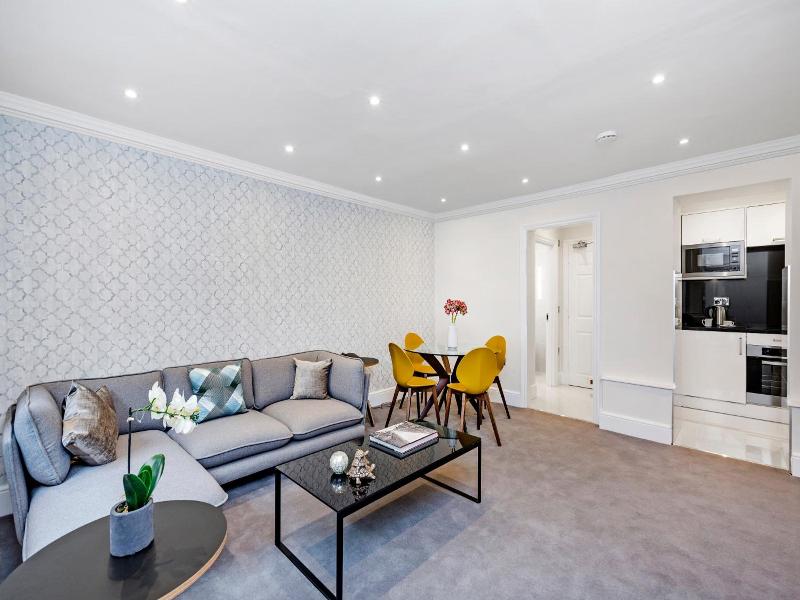 Queensgate Court Apartments image