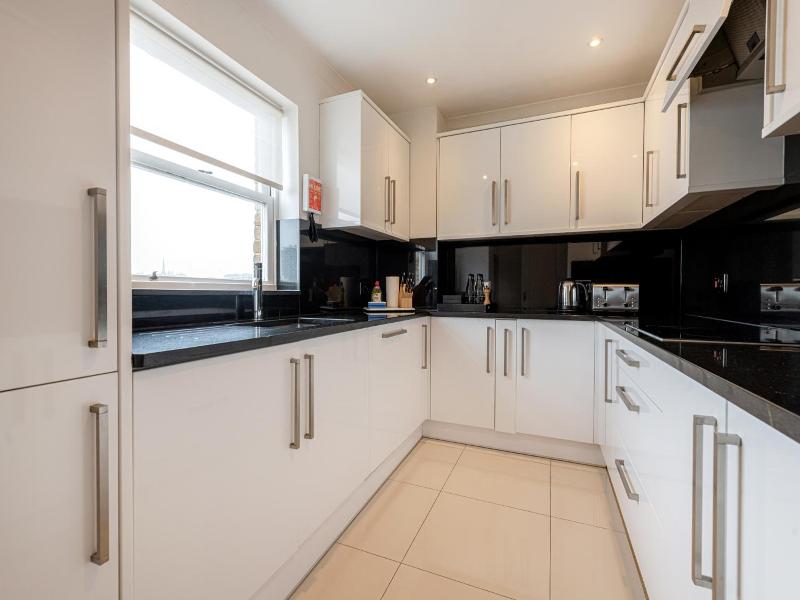 Queensgate Court Apartments image