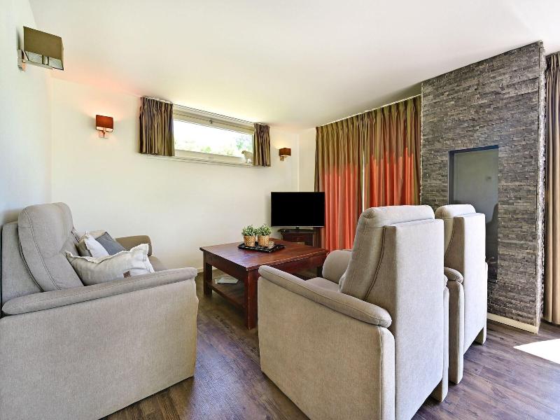 Chalet In Reutum With Sauna And Nature image