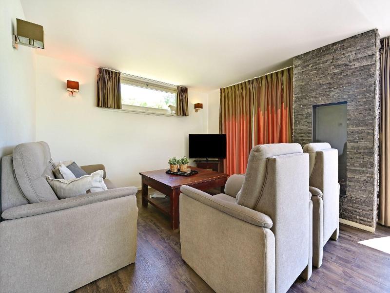 Chalet In Reutum With Sauna And Nature image