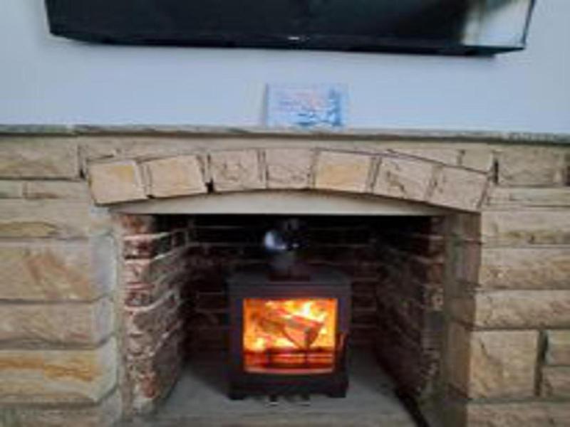 Cosy 2-bed Cottage - Free Wifi image