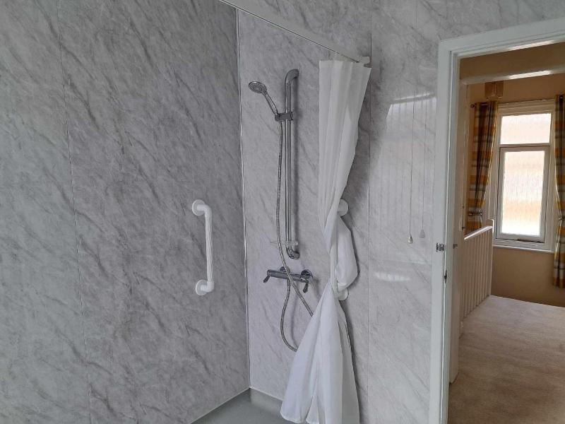 Cosy 2-bed Cottage - Free Wifi image