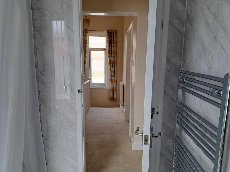 Cosy 2-bed Cottage - Free Wifi image