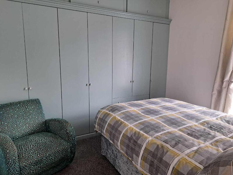 Cosy 2-bed Cottage - Free Wifi image