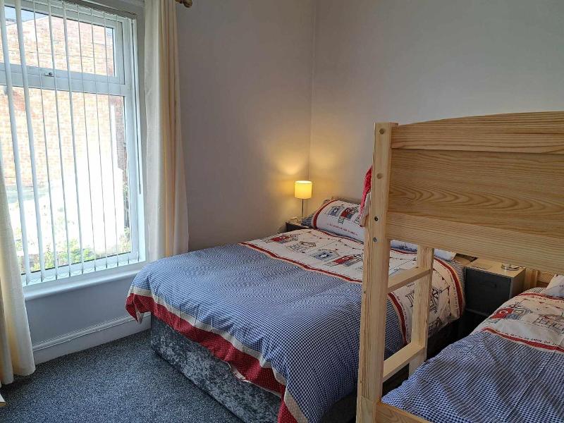 Cosy 2-bed Cottage - Free Wifi image