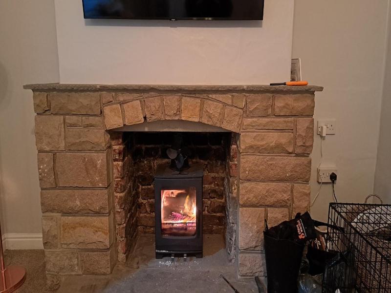 Cosy 2-bed Cottage - Free Wifi image