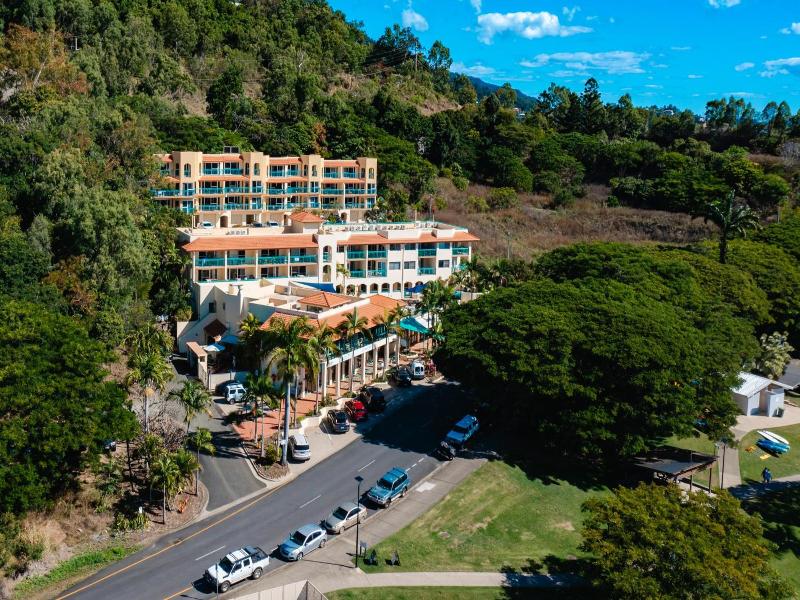 Shingley Beach Resort - Whitsundays image