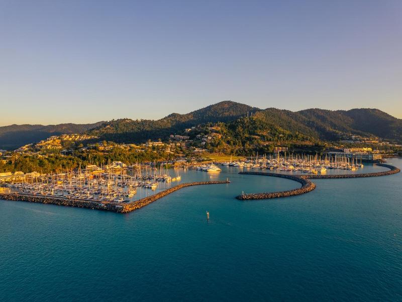 Shingley Beach Resort - Whitsundays image