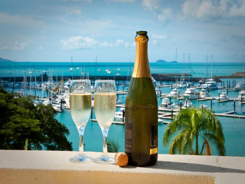 Shingley Beach Resort - Whitsundays image