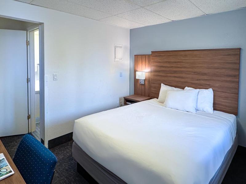 Golden North Inn