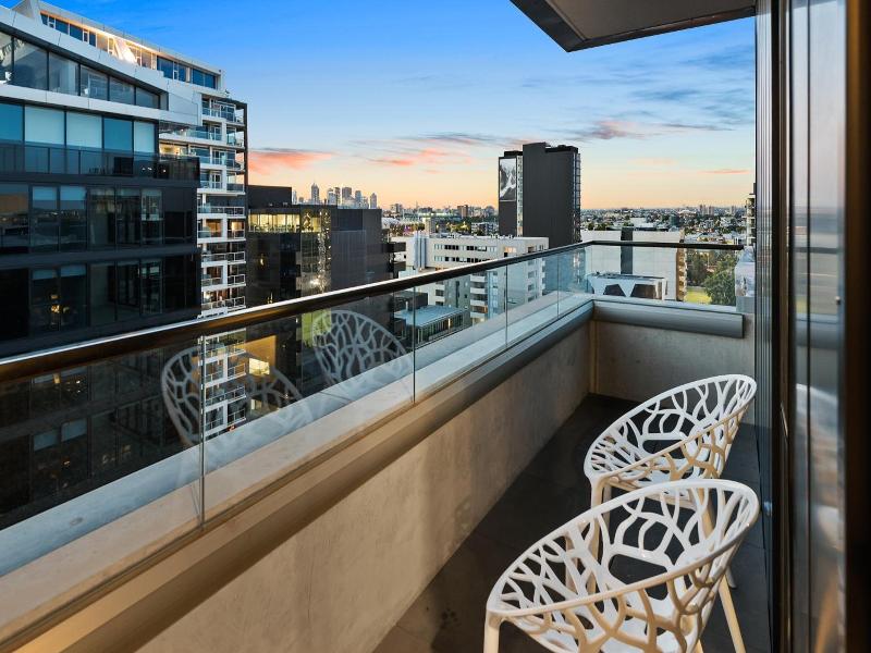 District South Yarra image