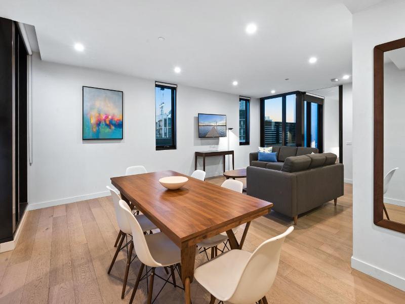 District South Yarra image