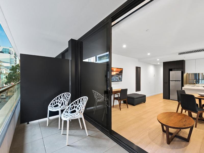 District South Yarra image