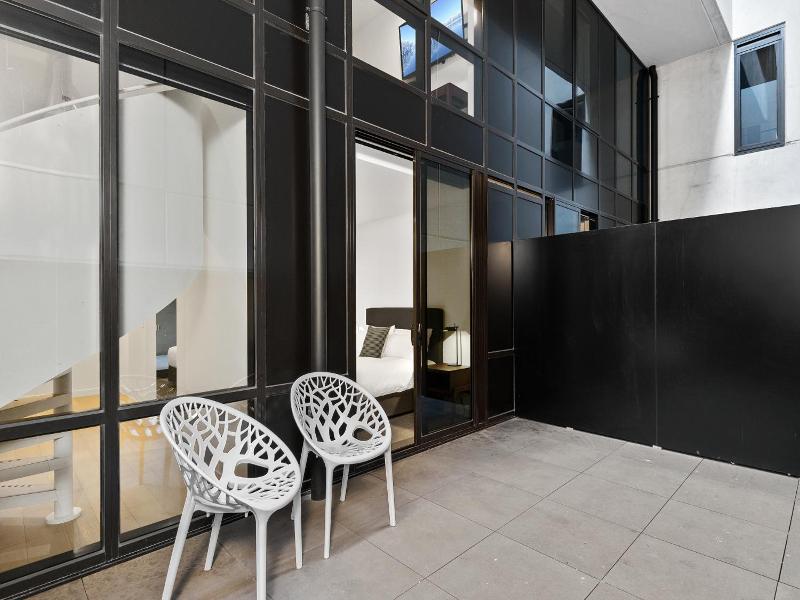 District South Yarra image