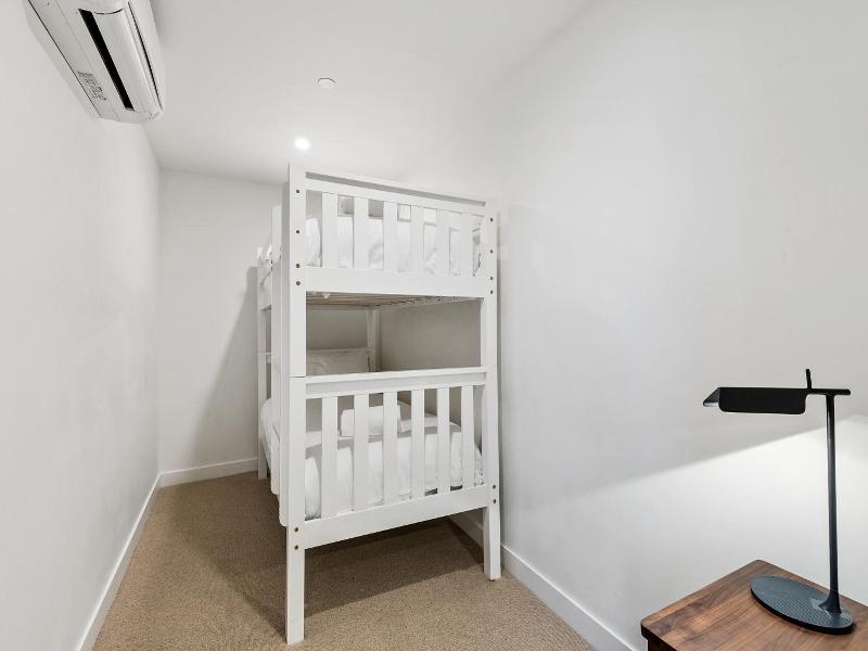 District South Yarra image
