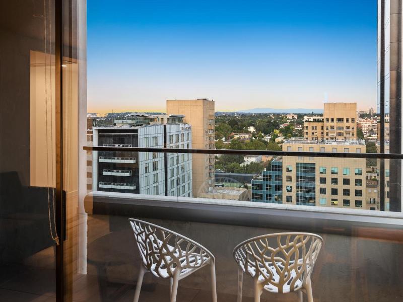 District South Yarra image
