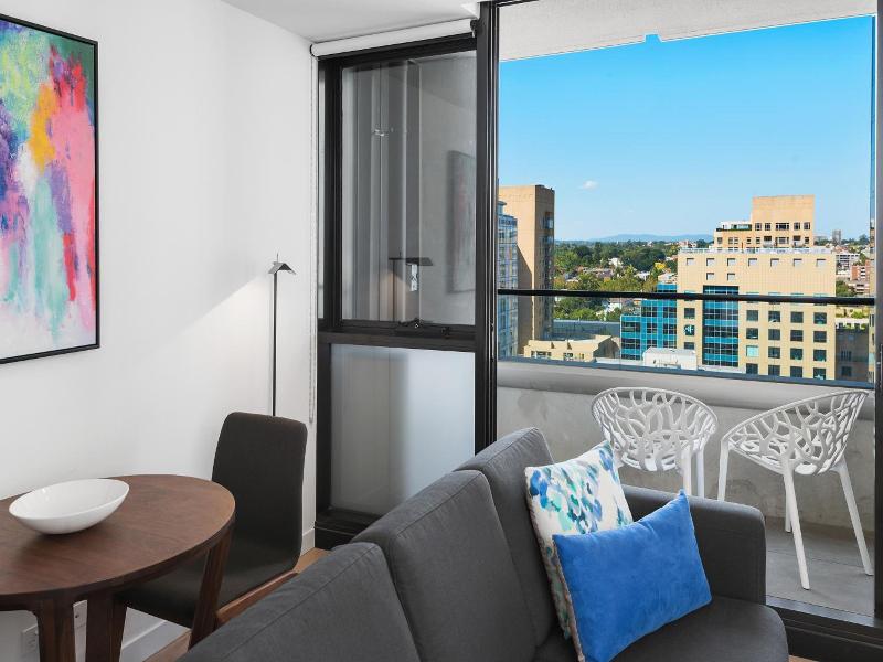 District South Yarra image