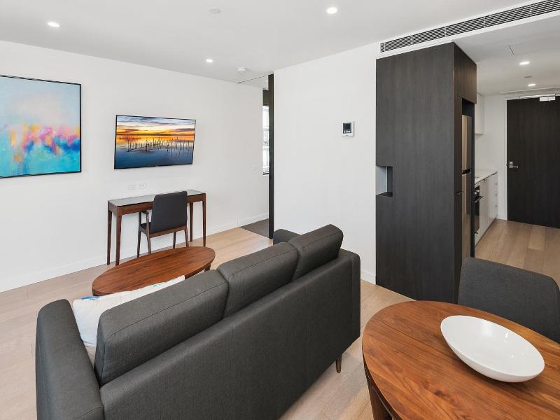 District South Yarra image