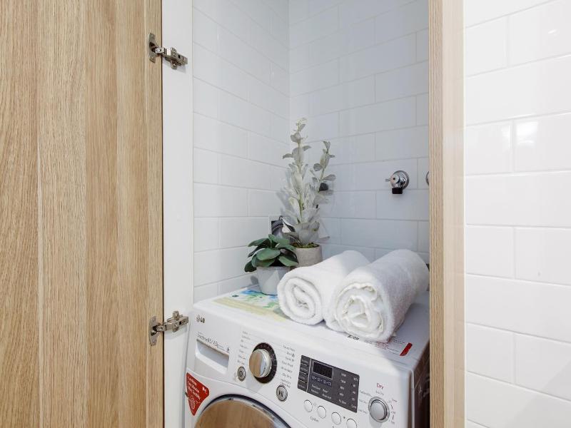 Ilixir Apartments By Ready Set Host image
