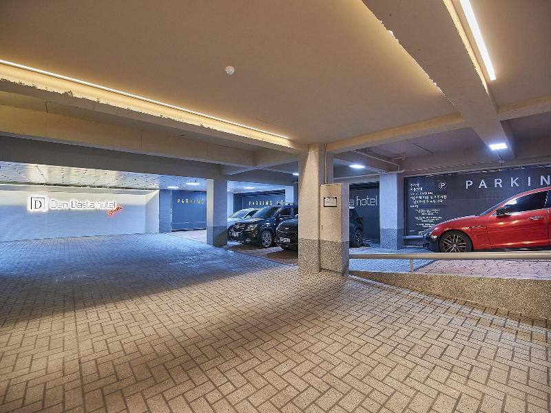 Den Basta Signature Hotel image