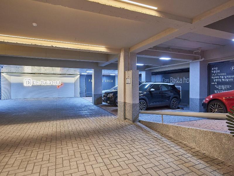 Den Basta Signature Hotel image