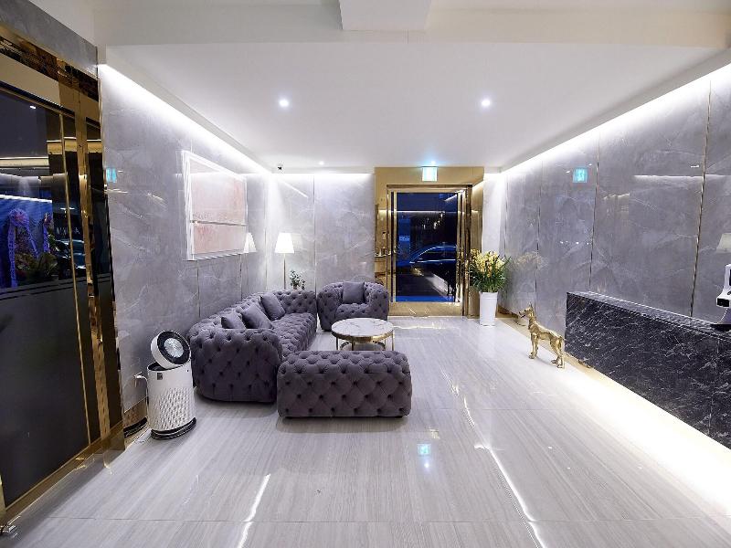 Den Basta Signature Hotel image