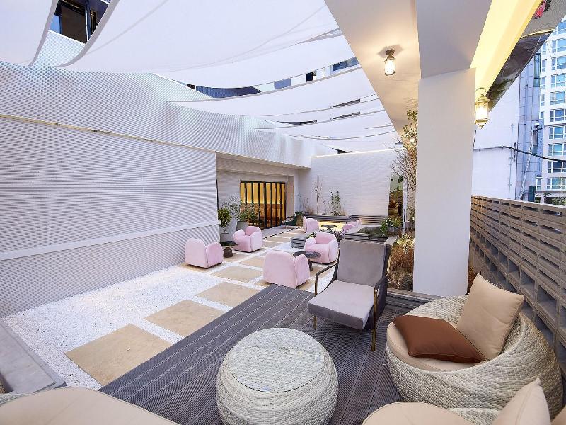 Den Basta Signature Hotel image