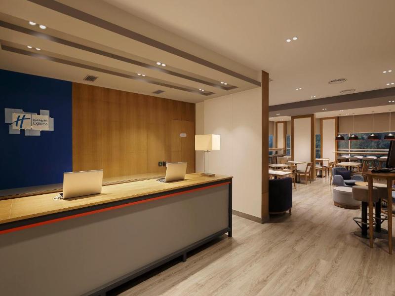 Holiday Inn Express Pune Pimpri By Ihg image