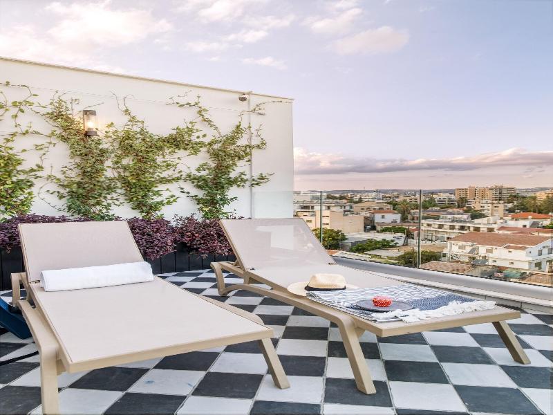 Liv Urban Suites image