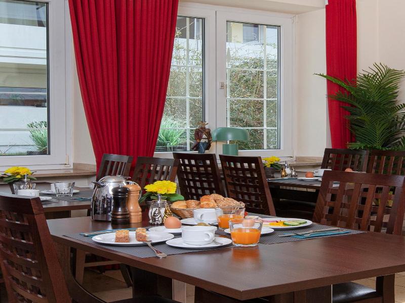 Hotel Biederstein Am Englischen Garten image